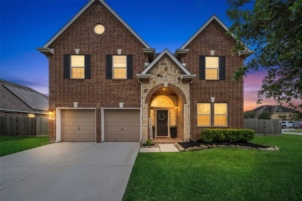 4002 Longwood Drive Mont Belvieu TX 77523