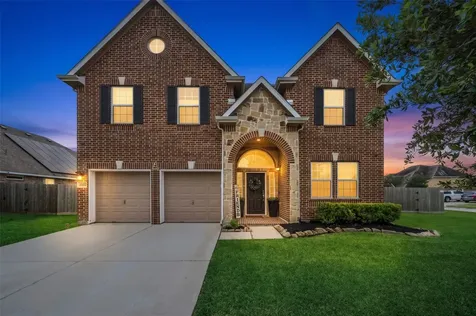 4002 Longwood Drive Mont Belvieu TX 77523