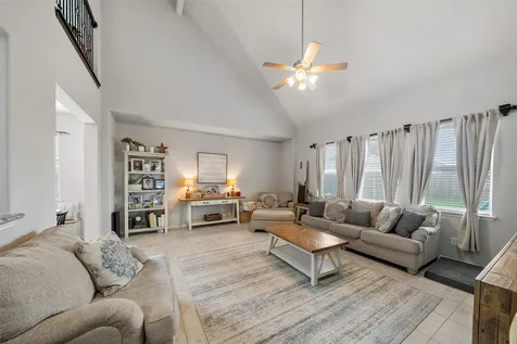 4002 Longwood Drive Mont Belvieu TX 77523