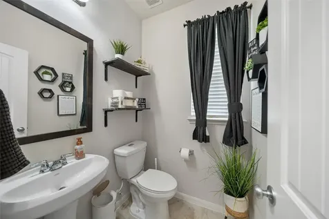 4002 Longwood Drive Mont Belvieu TX 77523