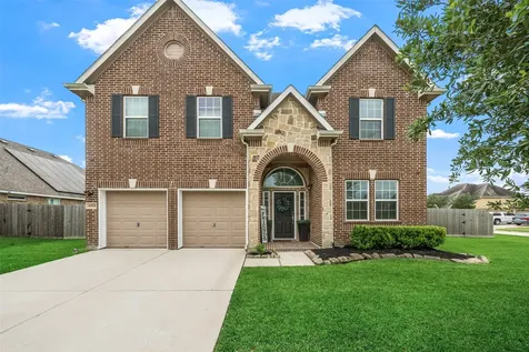 4002 Longwood Drive Mont Belvieu TX 77523