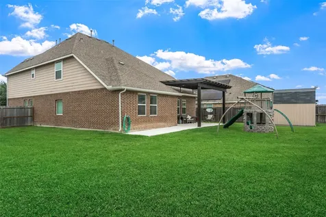 4002 Longwood Drive Mont Belvieu TX 77523