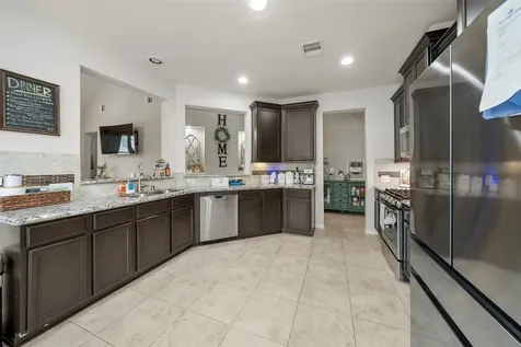 4002 Longwood Drive Mont Belvieu TX 77523