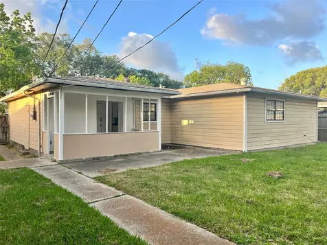 1407 14th Avenue N Texas City TX 77590
