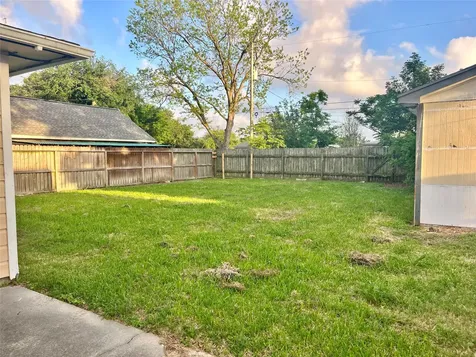1407 14th Avenue N Texas City TX 77590
