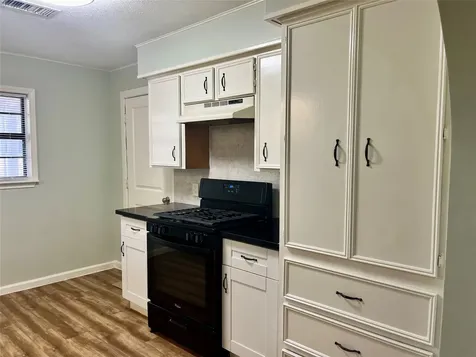 1407 14th Avenue N Texas City TX 77590