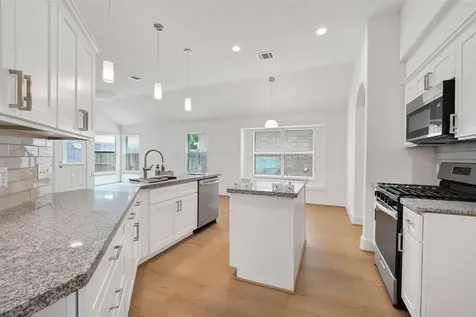 1834 Kessler Park Court Houston TX 77047