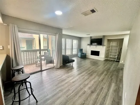 1516 Bay Area Boulevard A8 Houston TX 77058