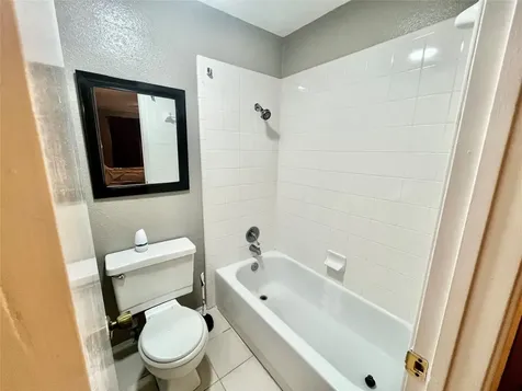 1516 Bay Area Boulevard A8 Houston TX 77058