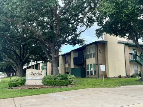 1516 Bay Area Boulevard A8 Houston TX 77058