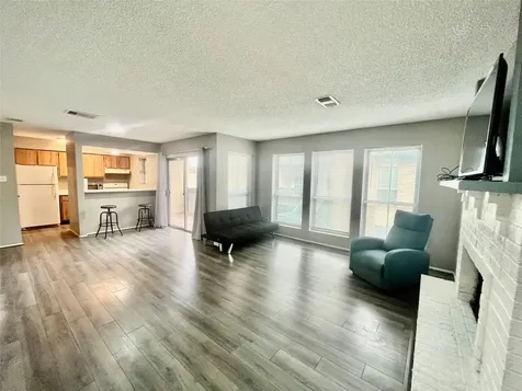 1516 Bay Area Boulevard A8 Houston TX 77058