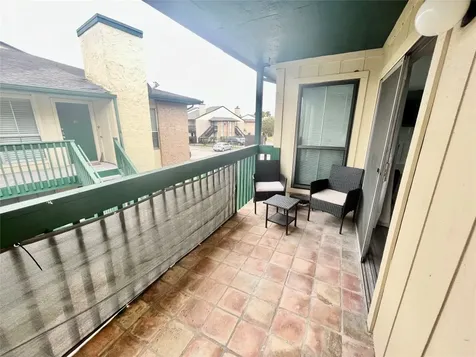 1516 Bay Area Boulevard A8 Houston TX 77058