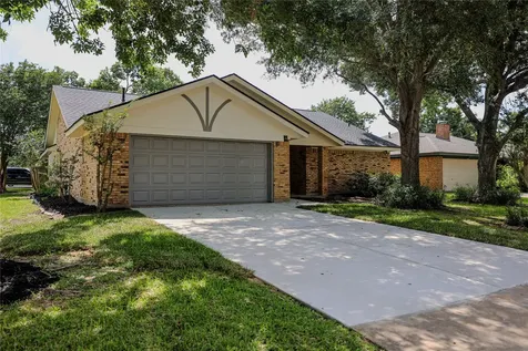 51 Sweetgum Court Lake Jackson TX 77566