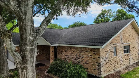 51 Sweetgum Court Lake Jackson TX 77566