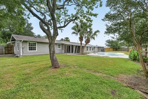 3 20th Avenue N Texas City TX 77590