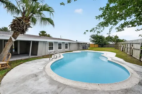 3 20th Avenue N Texas City TX 77590