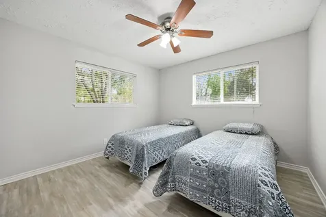 1719 Alta Vista Drive Alvin TX 77511