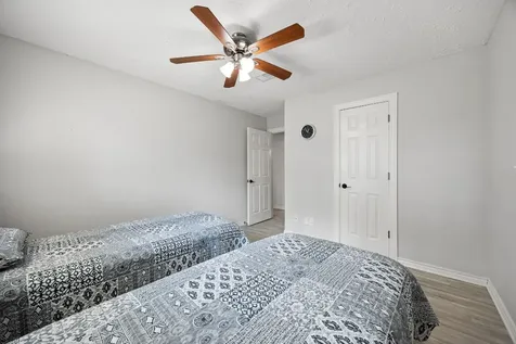 1719 Alta Vista Drive Alvin TX 77511