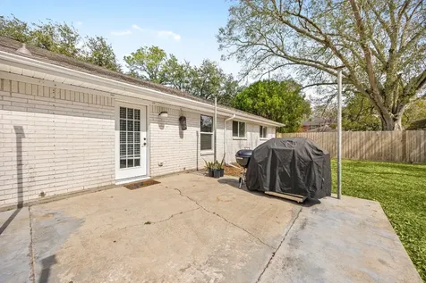 1719 Alta Vista Drive Alvin TX 77511