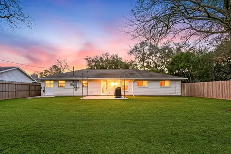1719 Alta Vista Drive Alvin TX 77511