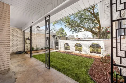 1719 Alta Vista Drive Alvin TX 77511