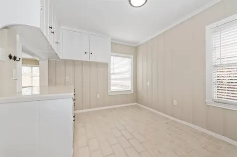 1011 W 41st Street Houston TX 77018