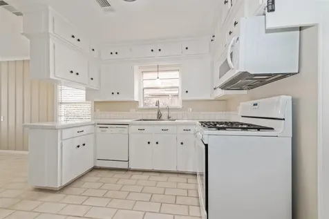 1011 W 41st Street Houston TX 77018