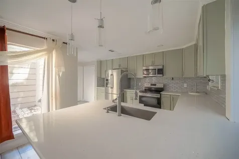 6363 Ivyknoll Drive Houston TX 77035