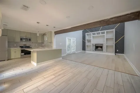 6363 Ivyknoll Drive Houston TX 77035