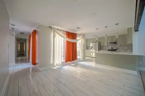 6363 Ivyknoll Drive Houston TX 77035