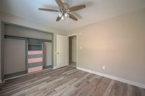 6363 Ivyknoll Drive Houston TX 77035
