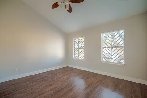 6363 Ivyknoll Drive Houston TX 77035