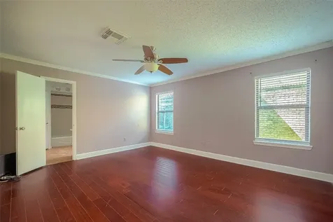 6363 Ivyknoll Drive Houston TX 77035