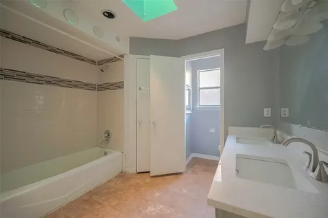 6363 Ivyknoll Drive Houston TX 77035