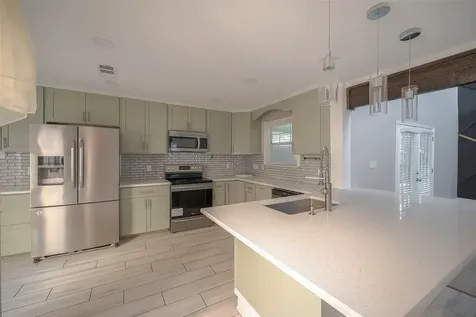 6363 Ivyknoll Drive Houston TX 77035