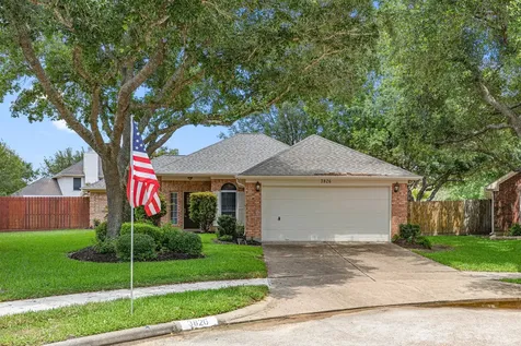 3826 Pin Oak Drive N Pearland TX 77581
