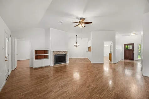 3826 Pin Oak Drive N Pearland TX 77581