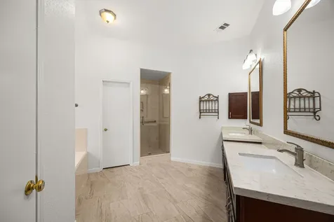 3826 Pin Oak Drive N Pearland TX 77581
