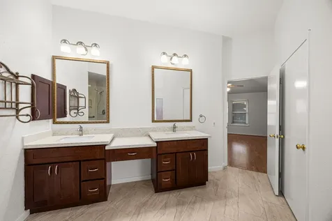 3826 Pin Oak Drive N Pearland TX 77581