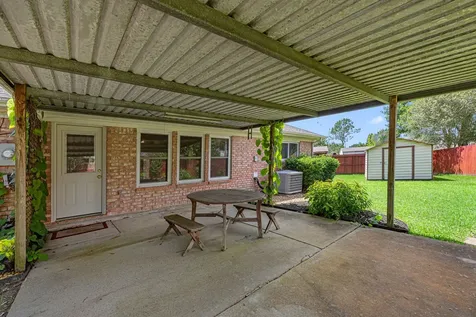3826 Pin Oak Drive N Pearland TX 77581