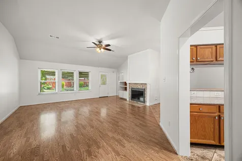 3826 Pin Oak Drive N Pearland TX 77581