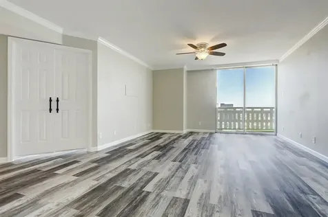 2016 Main Street 2204 Houston TX 77002