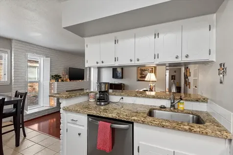 2101 Fountain View Drive 62 Houston TX 77057