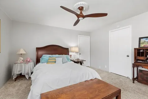 2101 Fountain View Drive 62 Houston TX 77057