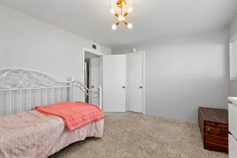 2101 Fountain View Drive 62 Houston TX 77057