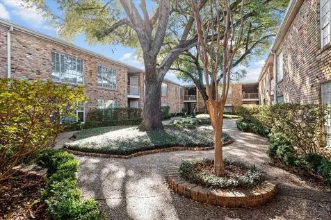 2101 Fountain View Drive 62 Houston TX 77057