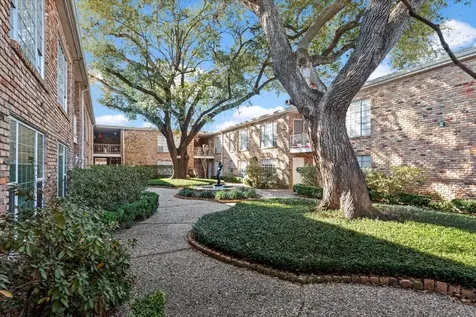 2101 Fountain View Drive 62 Houston TX 77057