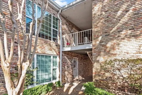 2101 Fountain View Drive 62 Houston TX 77057