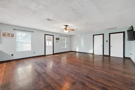 1910 Duncan Drive Oyster Creek TX 77541