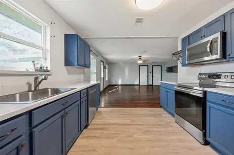 1910 Duncan Drive Oyster Creek TX 77541